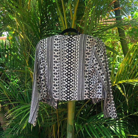 Black and white Collarless blazer - Picture 2 of 3